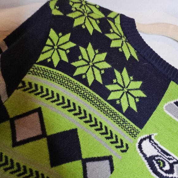 Seahawks SzL Ugly Football sweater. Football Game day. Super Fan. Seattle team - Picture 9 of 15